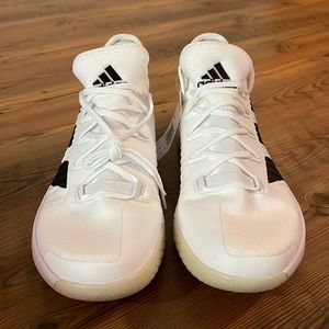 Bran new Mens Adidas tennis shoes